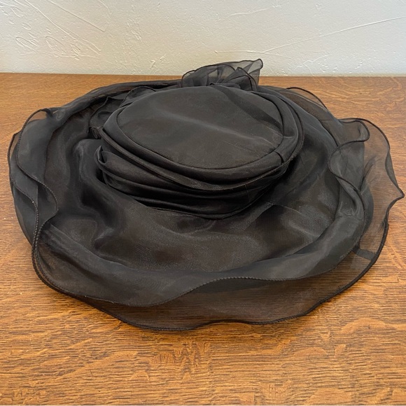 VINTAGE BETMAR NEW YORK BLACK BOW TULLE SHEER DRAMATIC DERBY WOMENS RETRO HAT - Picture 6 of 13